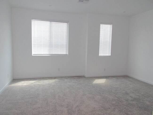Building Photo - Welcome to Alderidge Townhomes!