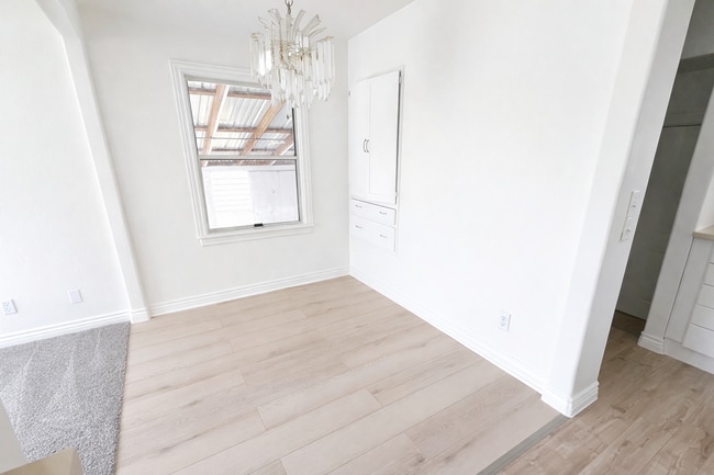 Building Photo - Lovely Home Located in East Provo.