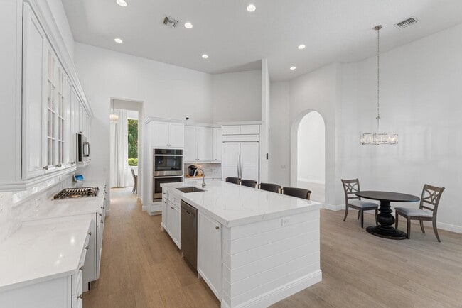 Building Photo - 128 Abondance Dr