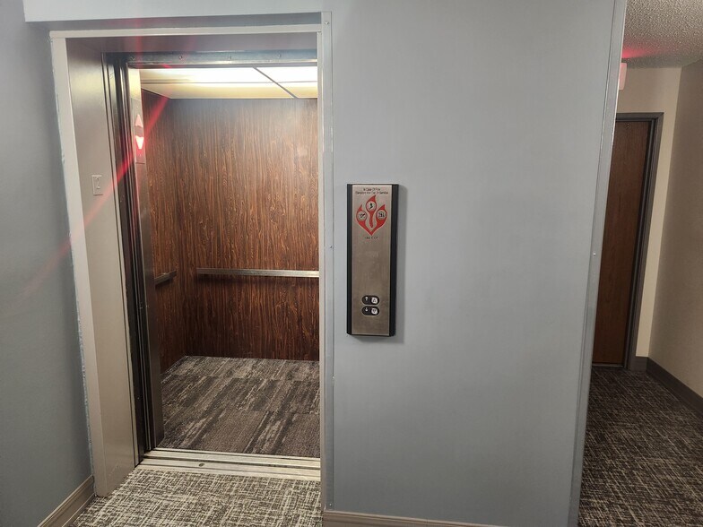 Elevator - 4 Pine Tree Dr