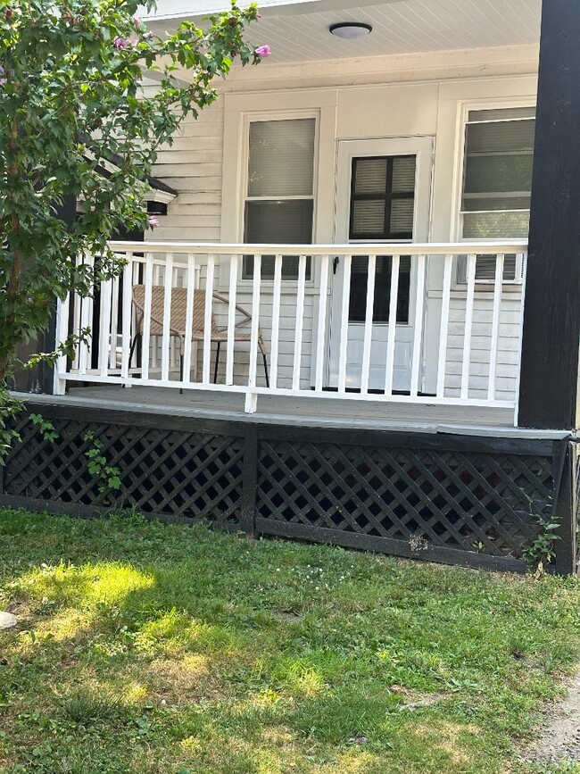 Building Photo - 2240 Murray Hill Rd