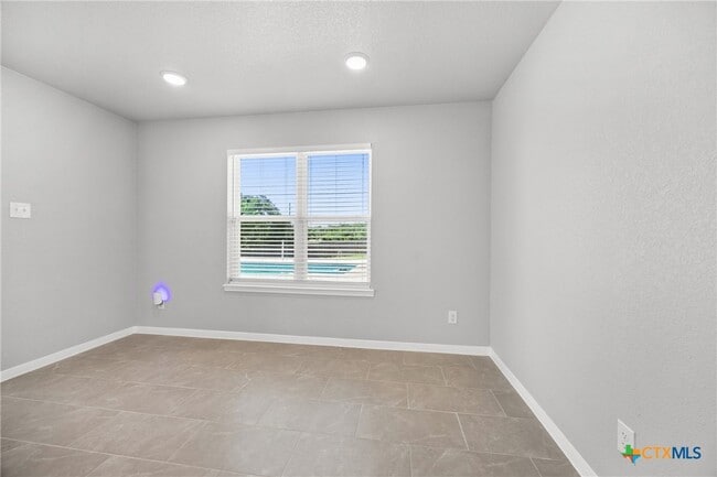Building Photo - 1553 Justice Dr