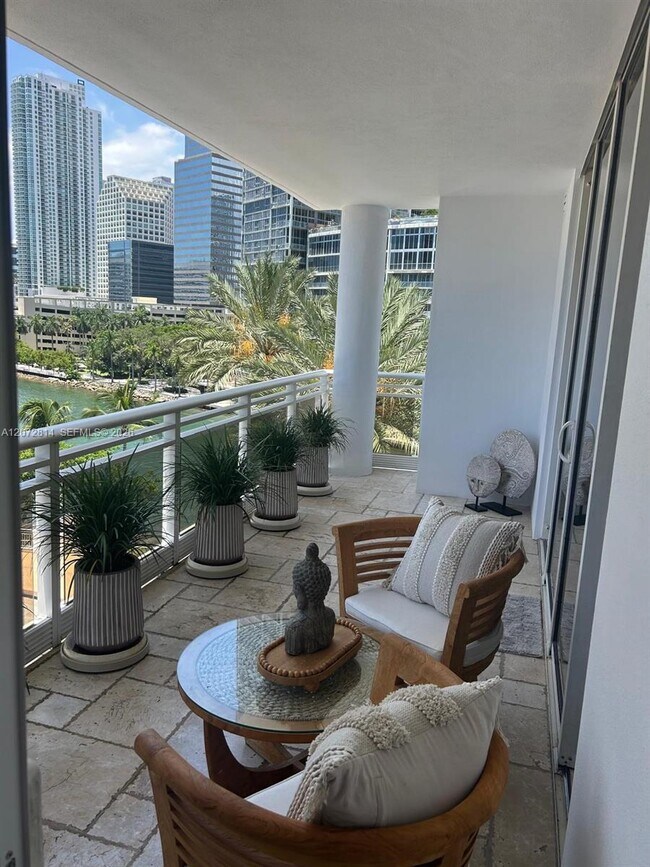 Building Photo - 901 Brickell Key Blvd