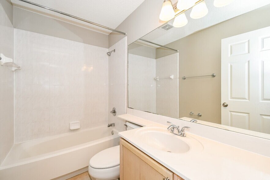 Building Photo - 6065 Winding Bridge Dr