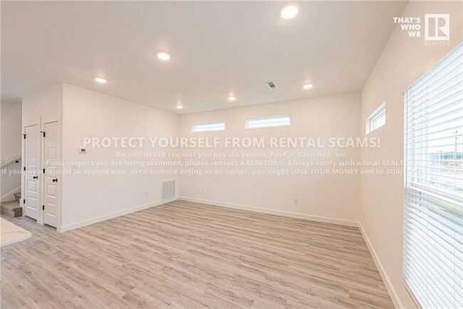 Building Photo - 861 Reading RR Ln