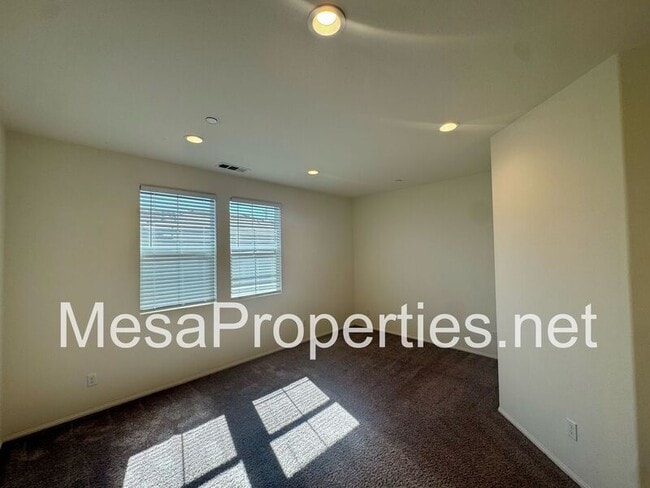 Building Photo - 7462 Solstice Pl