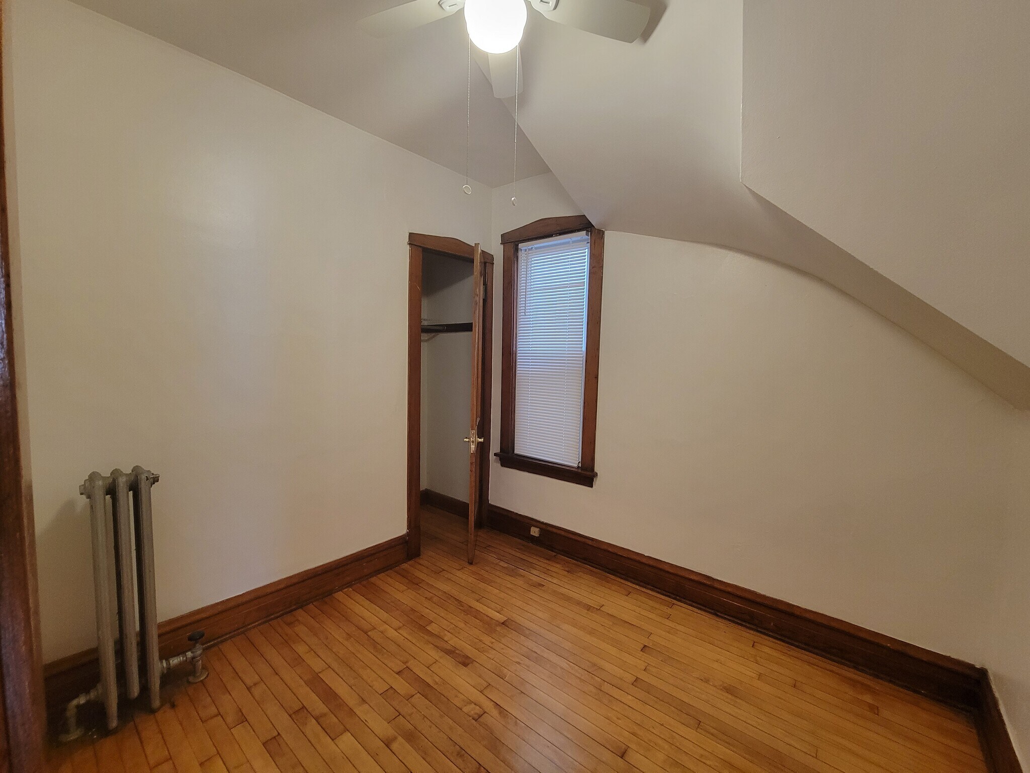Building Photo - 3051 N Leavitt St