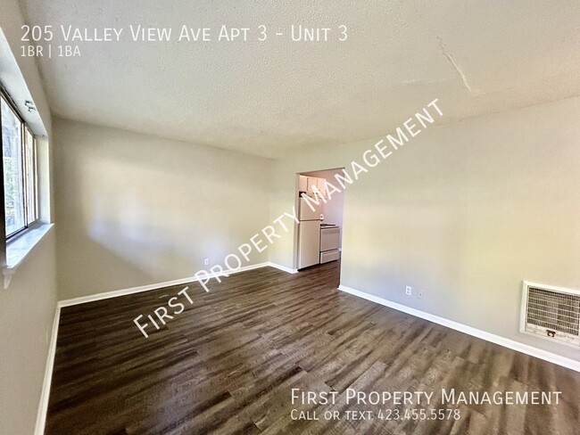 Building Photo - Red Bank Apt: 1Bed/1Bath w/ Laundry Hookups!