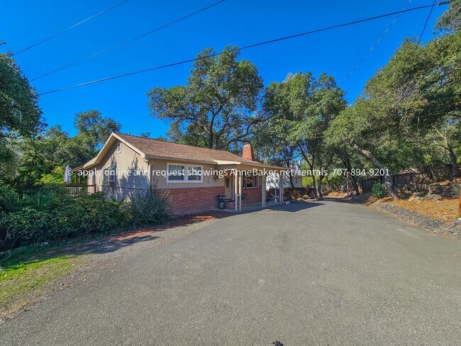 Building Photo - Exquisite Home among the Oak Trees