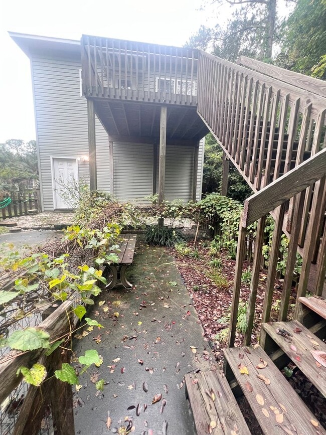 Building Photo - "THE TREE HOUSE" 1BR house/ 1 mile to UNCW...