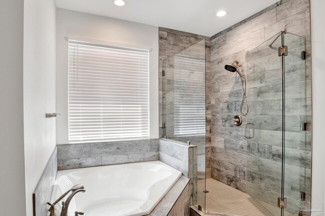 Building Photo - 16262 Tarpon Dr