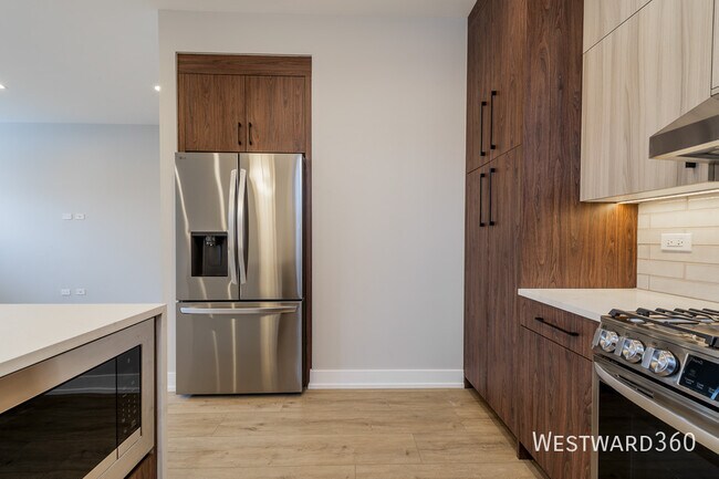 Building Photo - 2351 W Flournoy St