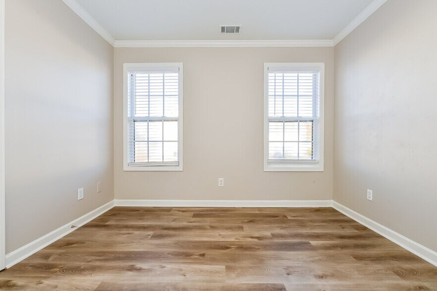 Building Photo - 1009 Crystal Brook Way