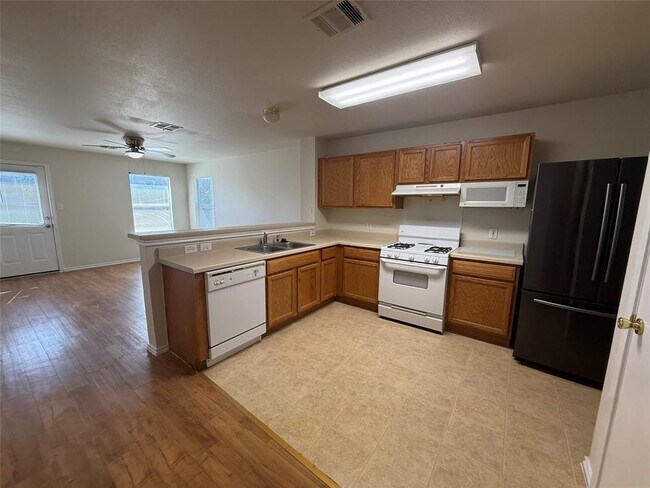 Building Photo - 241 Carriage Way