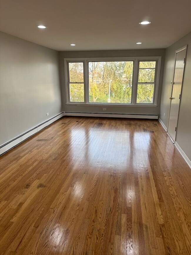 Building Photo - 4536 S Springfield Ave