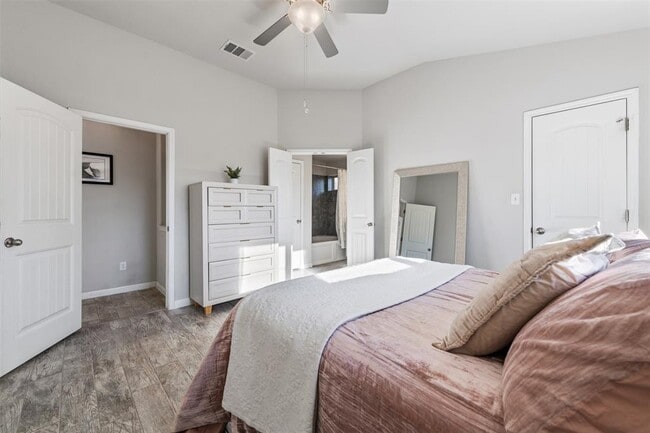 Building Photo - 514 Wincliff Dr