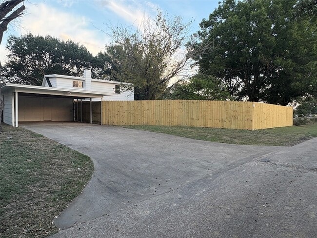 Building Photo - 2119 Quail Run