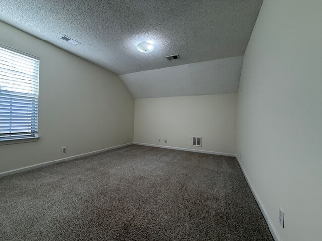 Building Photo - CORDOVA 3 BED 3 BATH RENTAL HOME NEAR SHEL...