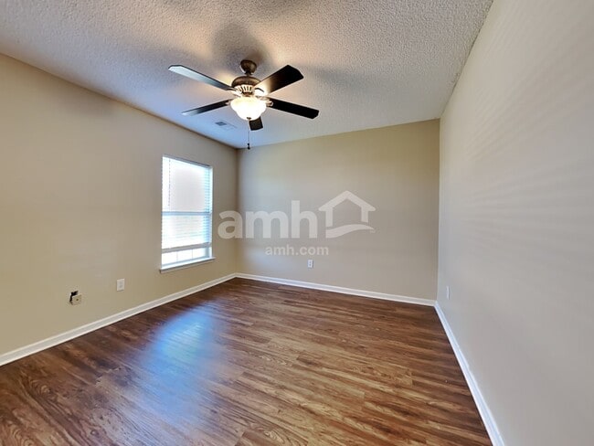 Building Photo - 235 Emerald Isle Dr