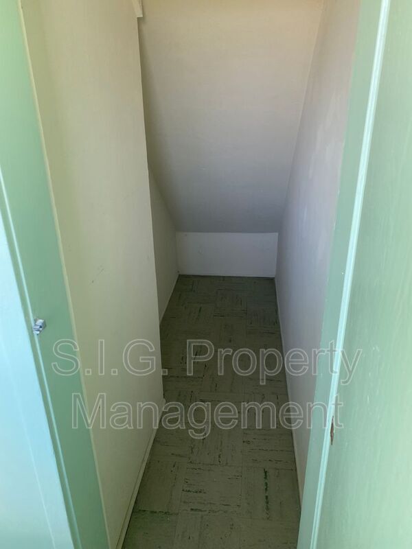 Building Photo - 811 Reeves Pl
