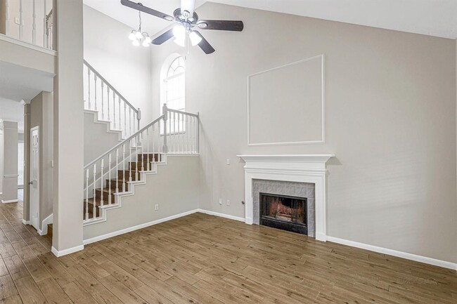 Building Photo - 8827 Lawncliff Ln