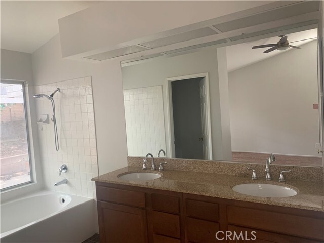 Building Photo - 35117 Hollow Creek Dr