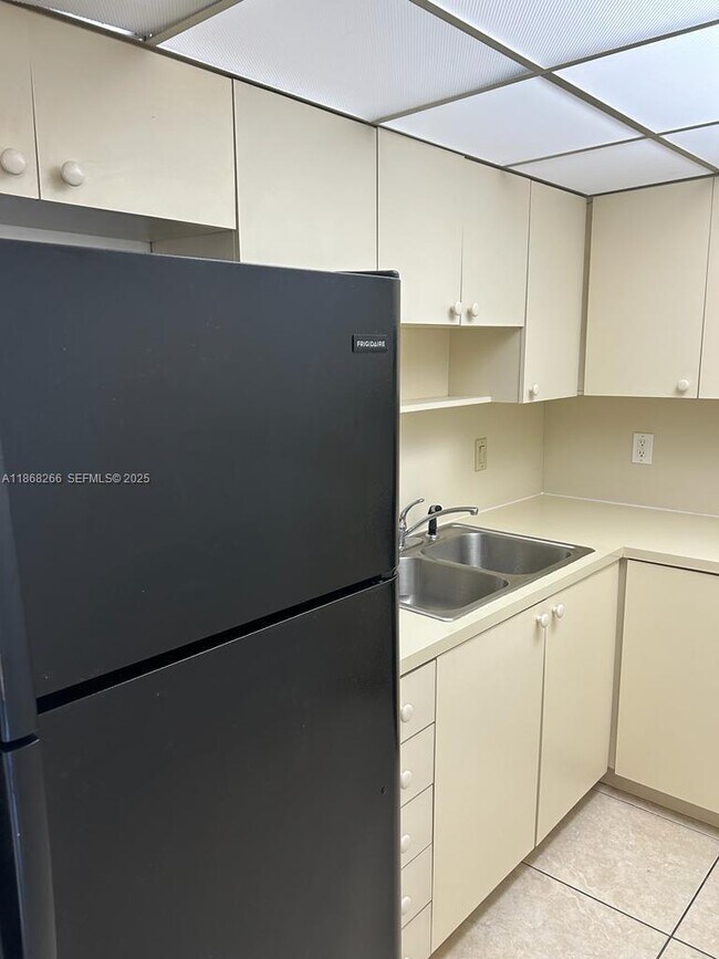 Building Photo - 15600 NW 7th Ave