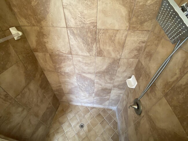 Building Photo - 452 Cinnamon Dr