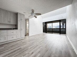 Building Photo - Pet Friendly Kailua Condo with A/C