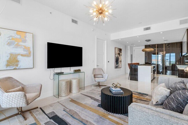 Building Photo - 155 E Boca Raton Rd