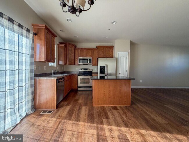 Building Photo - 1005 Sithean Way