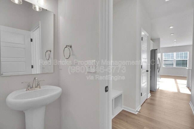 Building Photo - 8817 Arrington Hall