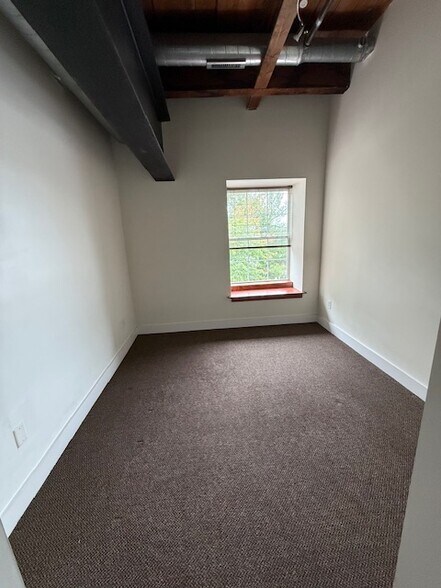 Building Photo - 3500 Sunnyside Ave