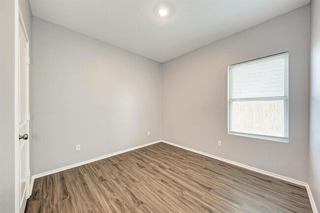 Building Photo - 129 Vulcan Dr