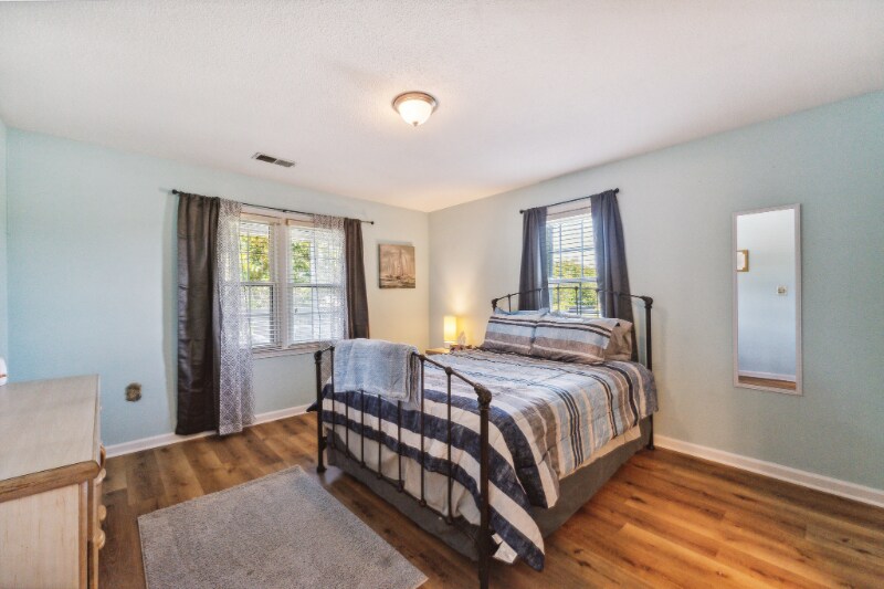 Building Photo - 407 23rd Ave N