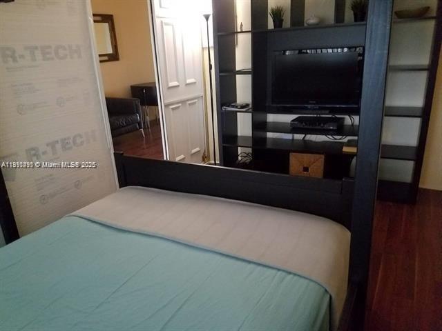 Building Photo - 1430 NE 170th St