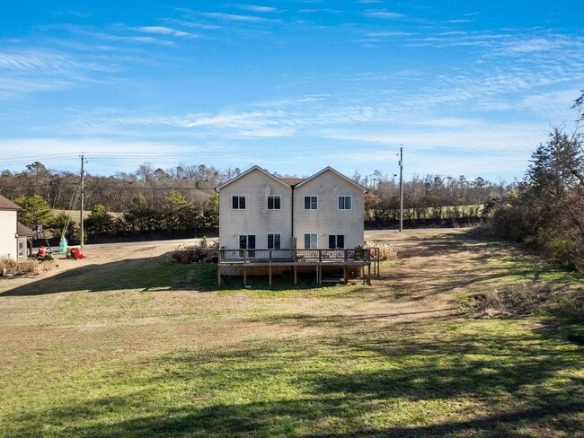 Building Photo - 3 2.5 BR Townhome