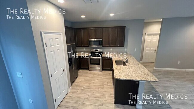 Building Photo - 270 Winfall Ave SW