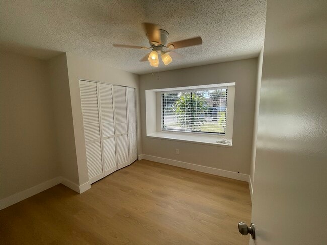 Building Photo - 5010 Pennsbury Dr