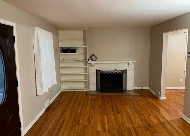 Building Photo - 1074 Vestal Ave