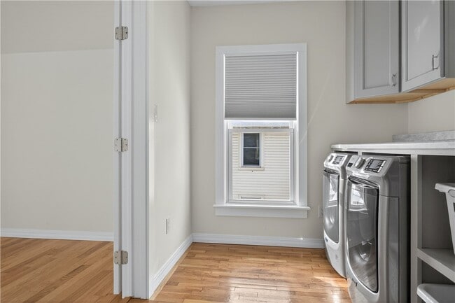 Building Photo - 38 Cedar St