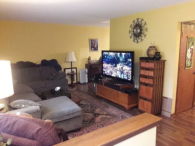 Living room - 36 Lilac Ct