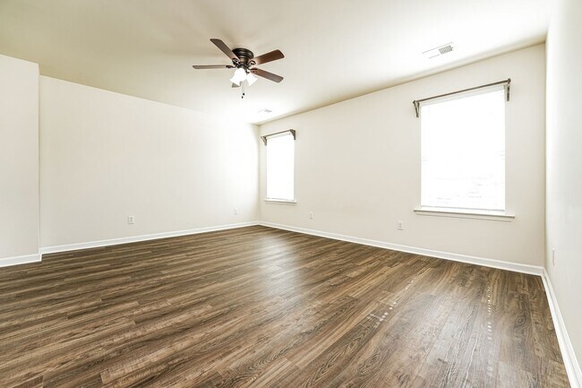 Building Photo - Beautifully Maintained 3 Bed 2.5 Bath Home in Sophia Landing