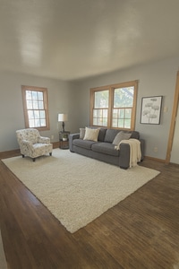 Building Photo - Charming 2-Bedroom House for Rent