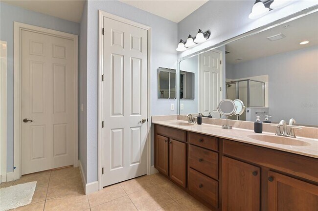Building Photo - 2501 Harwich Dr