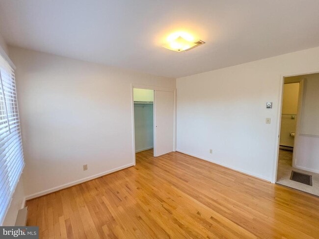 Building Photo - 194 Red Hill Rd