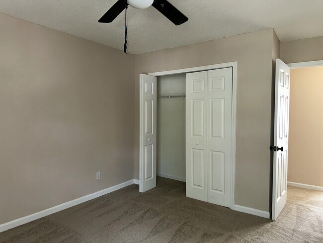 Building Photo - 116 Stoney Crossing