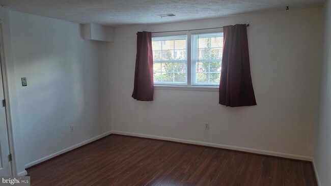 Building Photo - 19212 Deep Run Ct