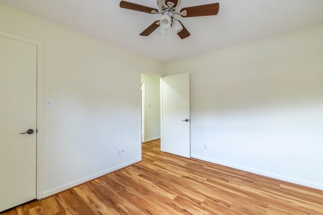 Building Photo - 7914 Gleason Dr NW
