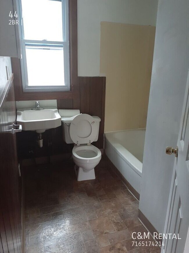 Building Photo - 44 Rich-